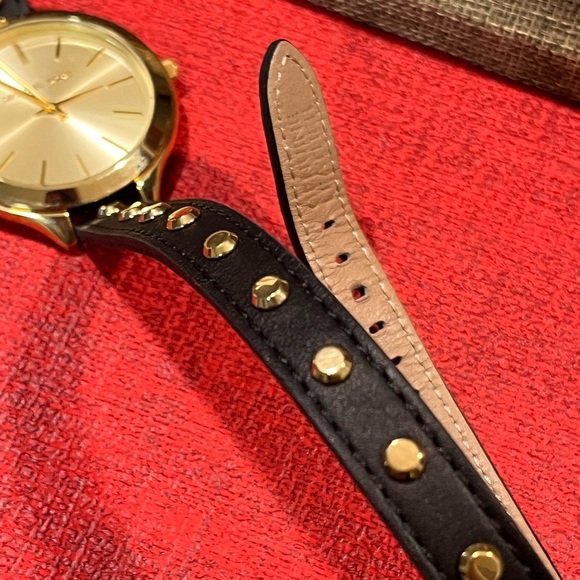 MICHAEL KORS PRE-LOVED AUTHENTIC RUNWAY GOLD STUDDED BROWN LEATHER WATCH - Picture 9 of 15